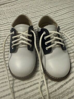 FootMates White and Navy Lace-Up Kids Dress Shoes